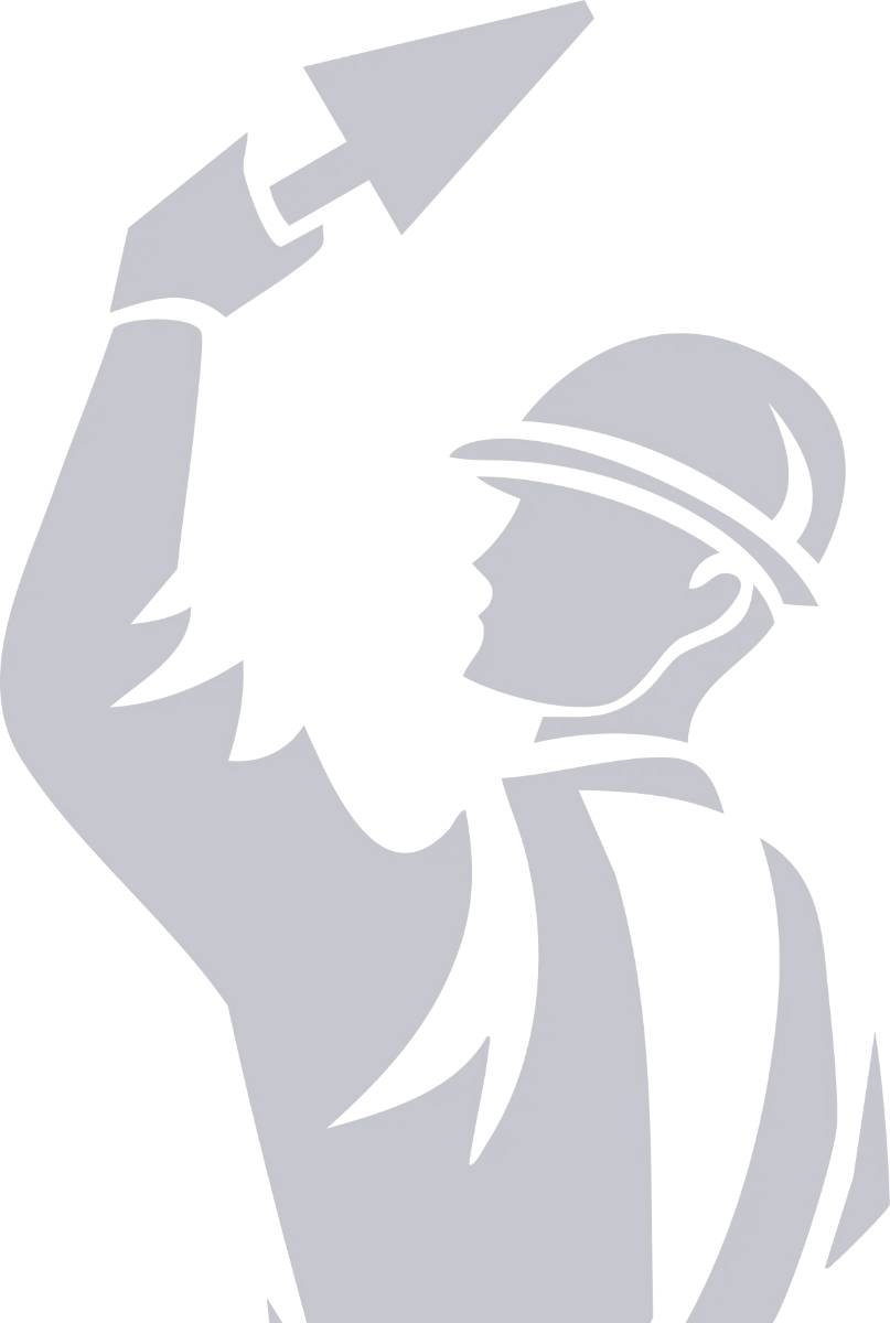 Sylwetka pracownika w kasku nakładającego tynk na ścianę kielnią, usługa Tynkowanie